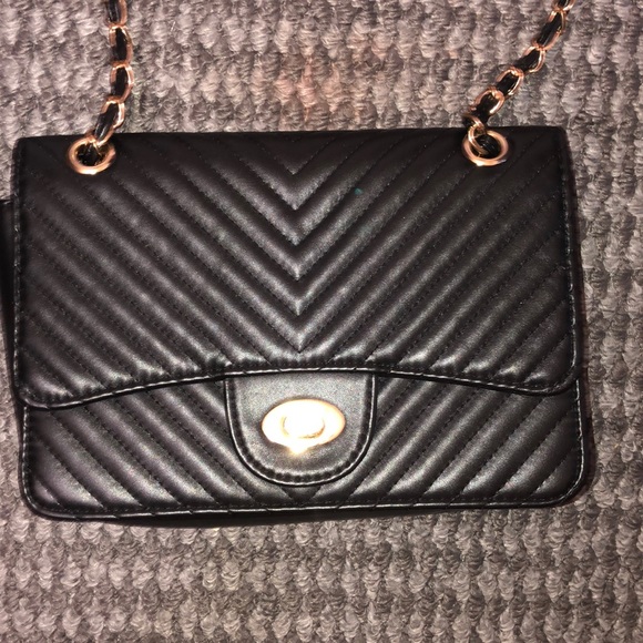 Black mock leather purse - Picture 2 of 3